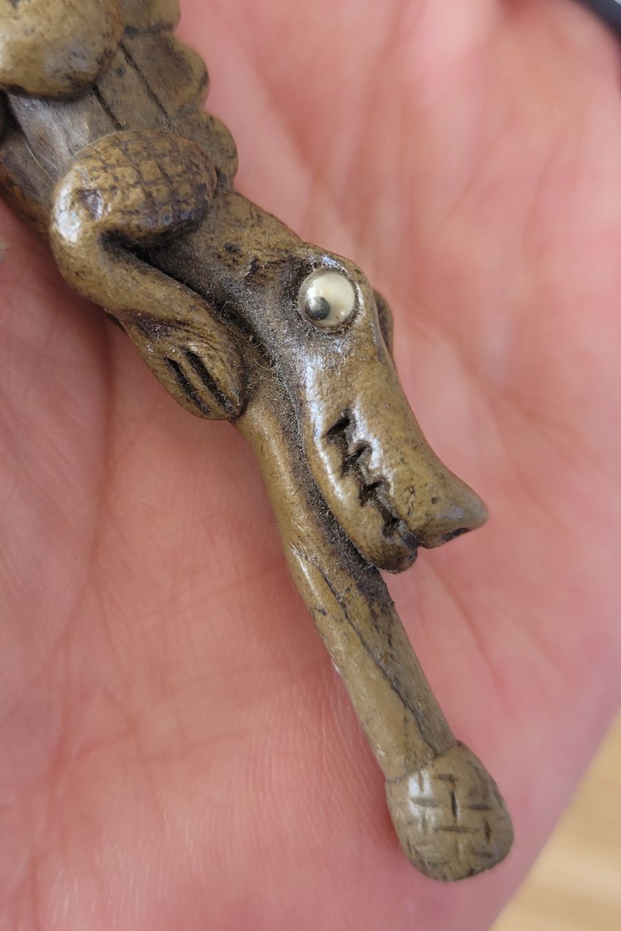 Tutte le decorazioni: Antikes skuriles Objekt mit Wackelaugen  – Usato da Buttikon SZ venduto da Renco