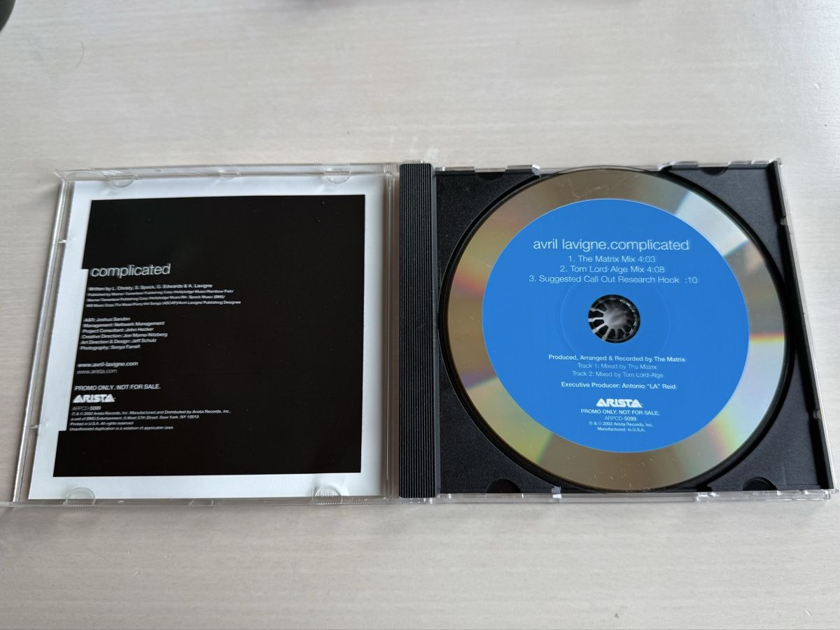 CD: Avril Lavigne - Complicated CD – Usato da Oberried Brienz venduto da Chyara 2
