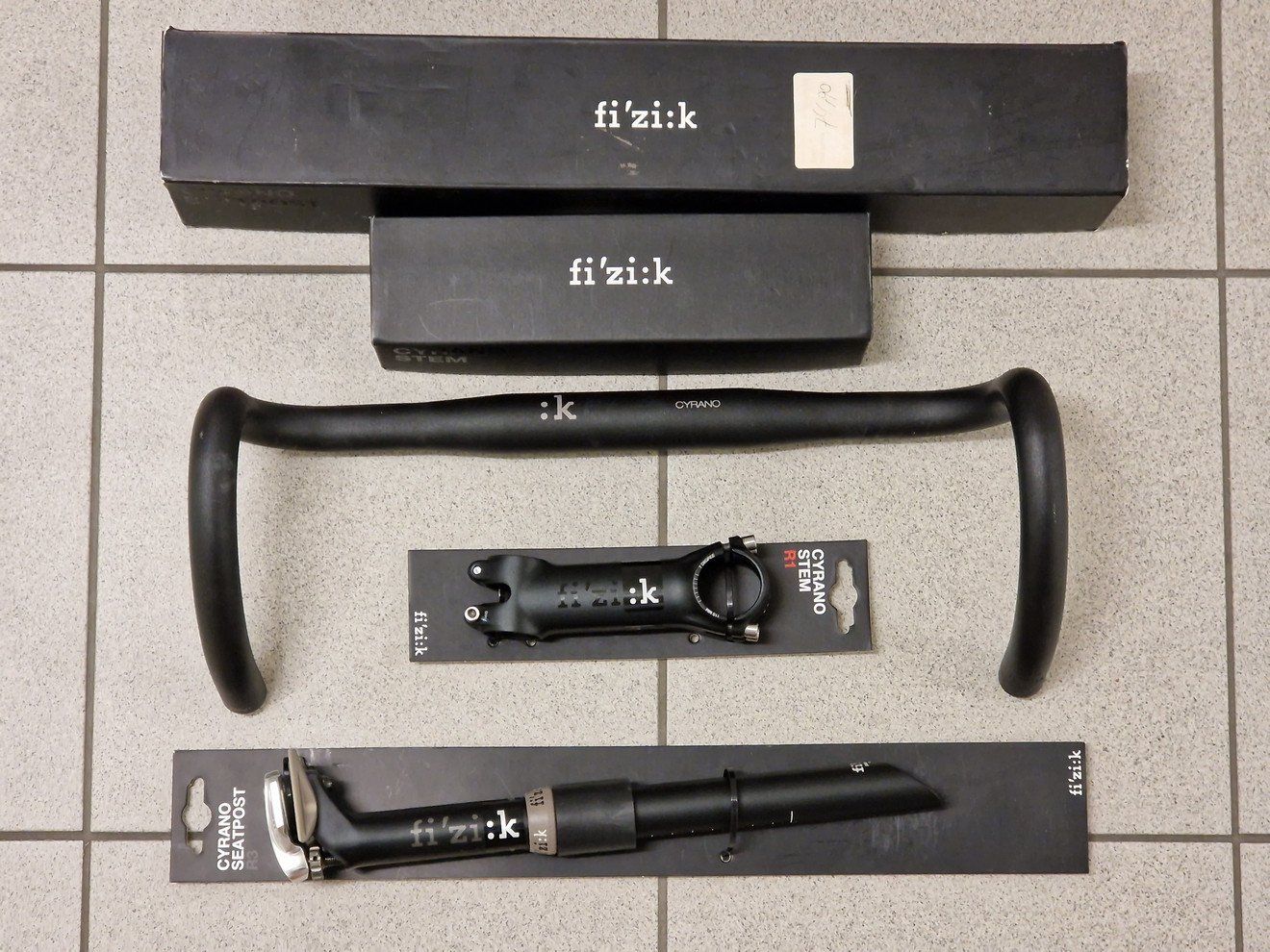 Fizik Pezzi di ricambio: Fizik Cyrano Rennrad Teile – Nuovo (secondo la descrizione) da Domat/Ems venduto da cgrho01