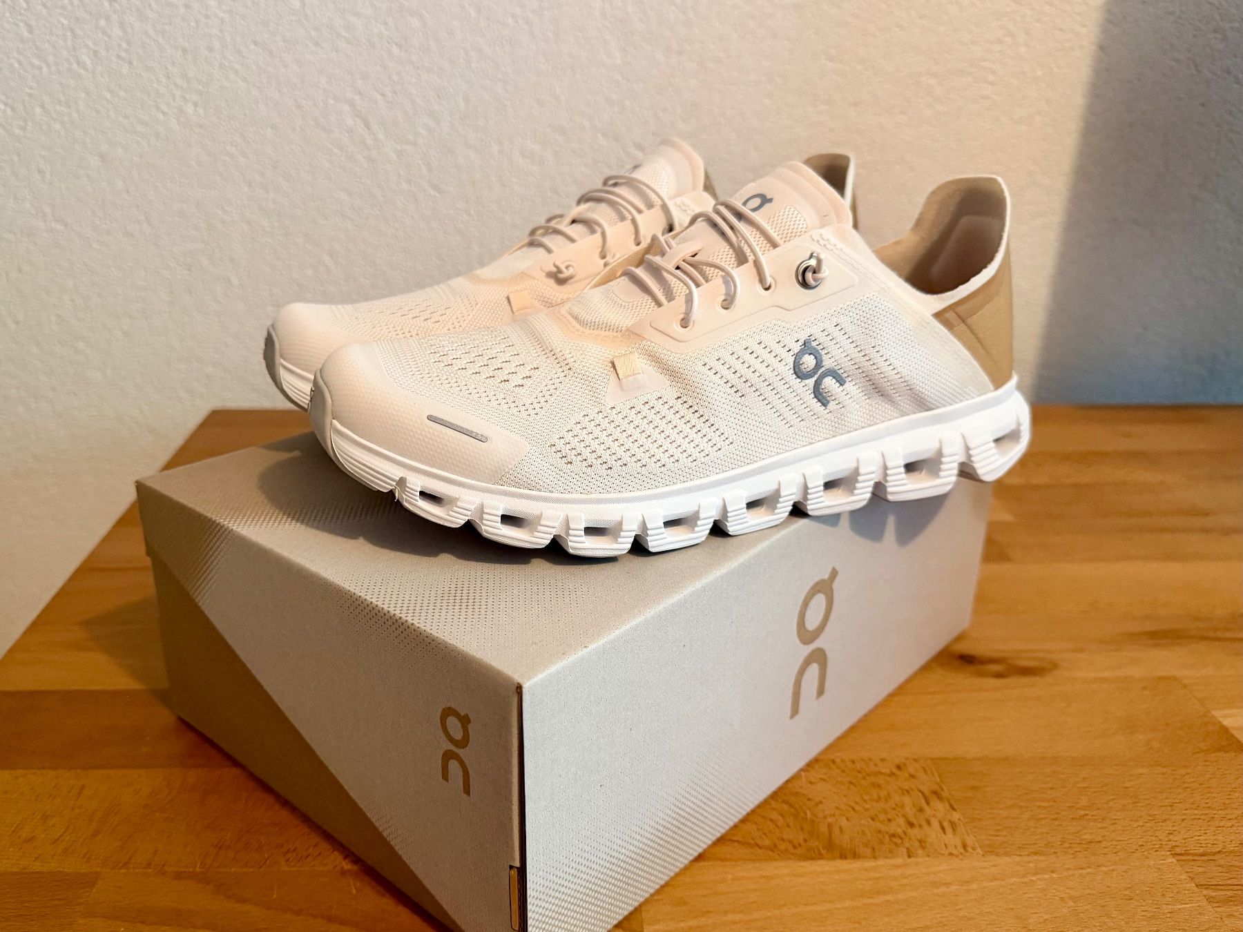 On Scarpe da donna: On Cloud 6 Coast Sneakers - Farbe Sphinx - Gr 43 – Nuovo e nell'imballaggio originale da Zürich venduto da agatrz 1