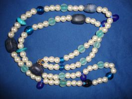 Perlenkette mit blauen und türkisen Steinen, Modeschmuck