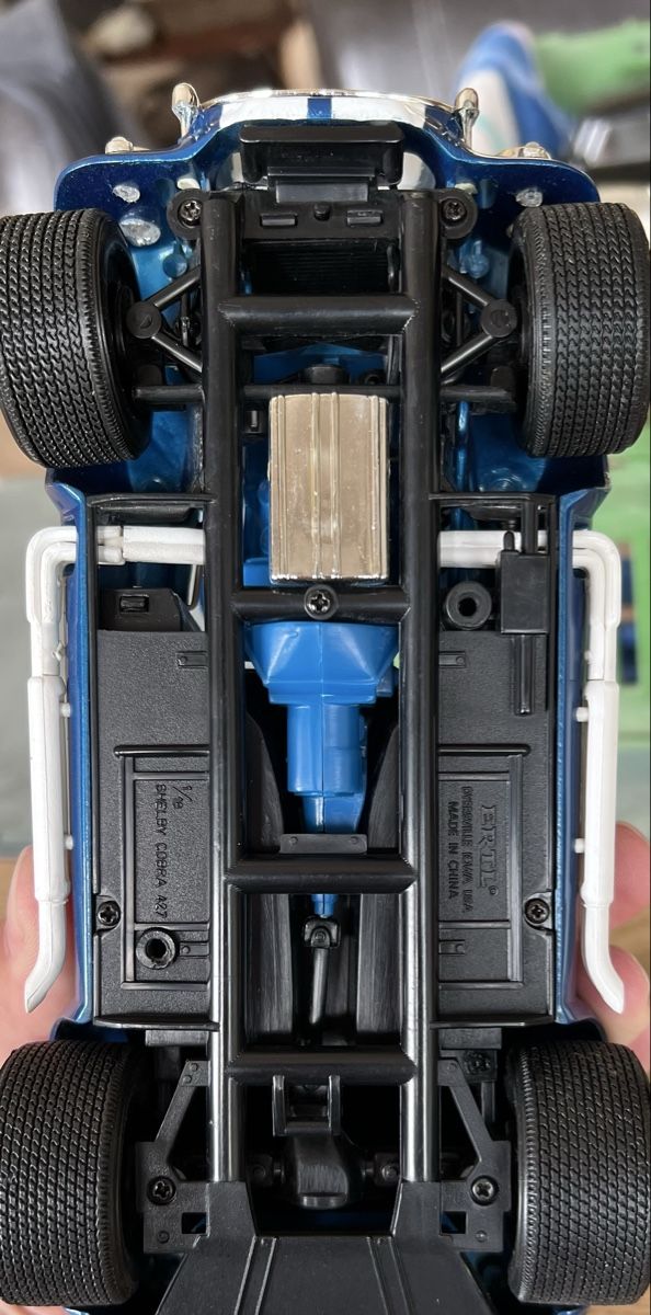 AMT/ERTL Modellini d'auto: AC Cobra Modell 1/18 – Usato da Sevelen venduto da Ritiplampi 5