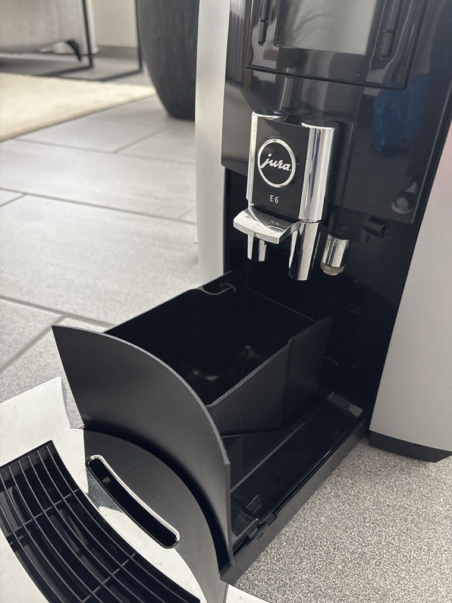 Jura Kaffeemaschinen & Espressomaschinen: Jura E6 defekt  – Defekt aus Dintikon von lo-ko 2