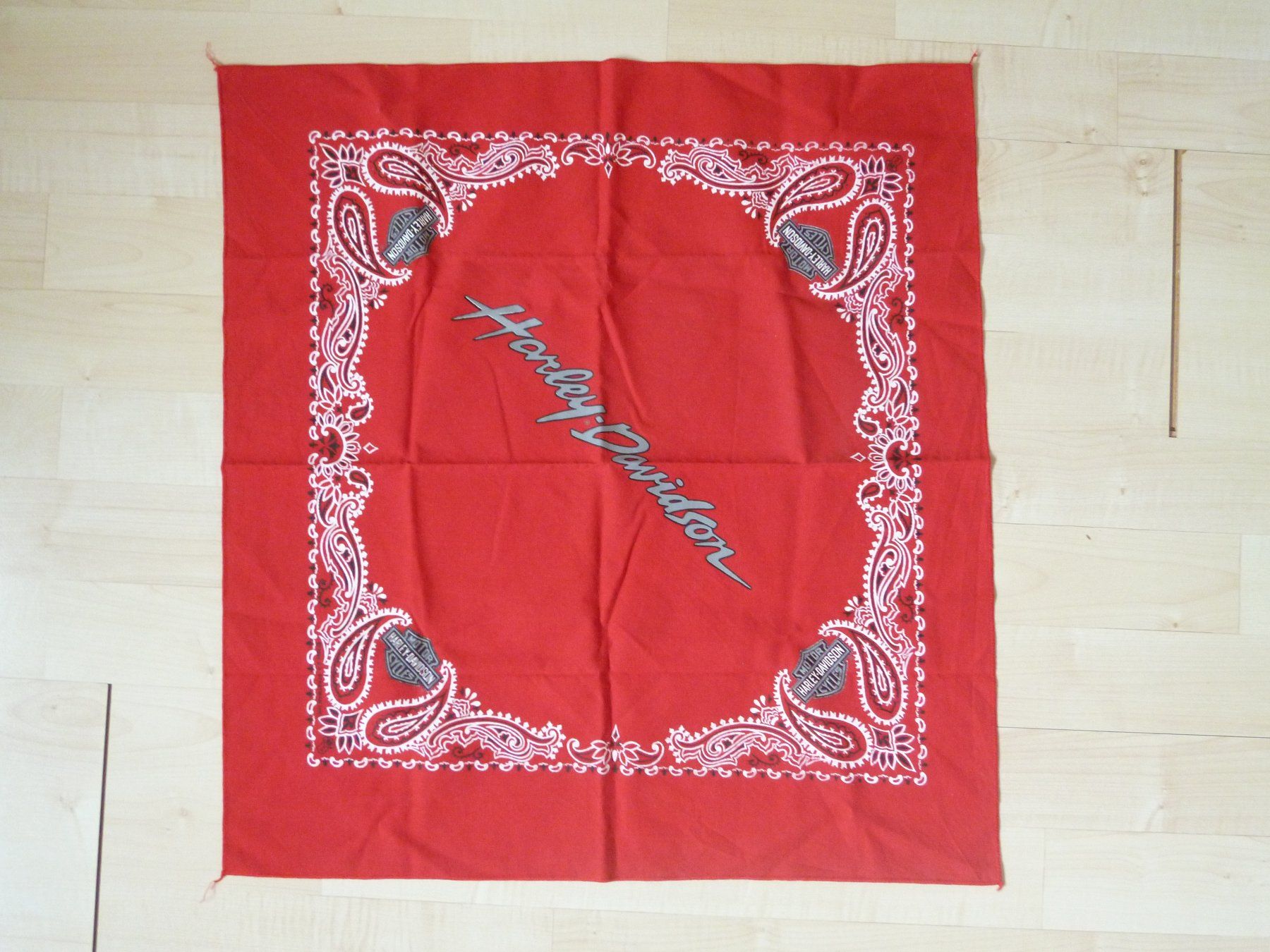 Foulard & Sciarpe: rotes Harley Davidson Tuch  von Amerika – Usato da Dättlikon venduto da Mamakuga 4