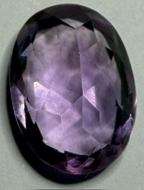 Pietre preziose: Amethyst? Edelstein oval geschliffen violett – Usato da Luzern venduto da Kartenansicht
