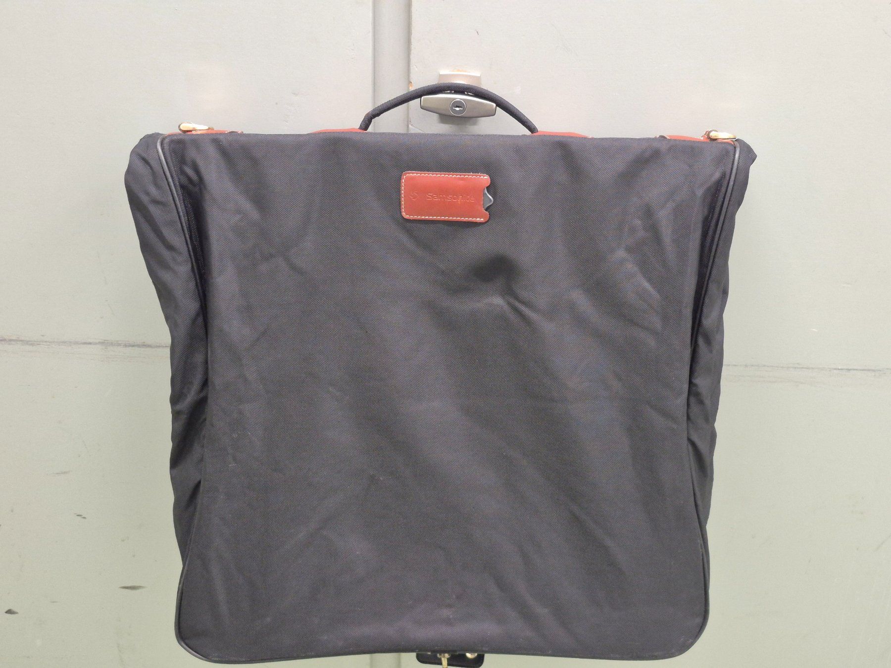 Samsonite Borse: Schwarze Kleidersack Reisetasche Tragetasche Samsonite – Usato da Zürich venduto da Roberto040 1