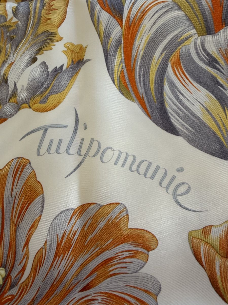 Hermès Foulards & écharpes: Carré Hermès 90 Tulipomanie – Neuf avec emballage d'origine à Founex par dom_bgr7 2