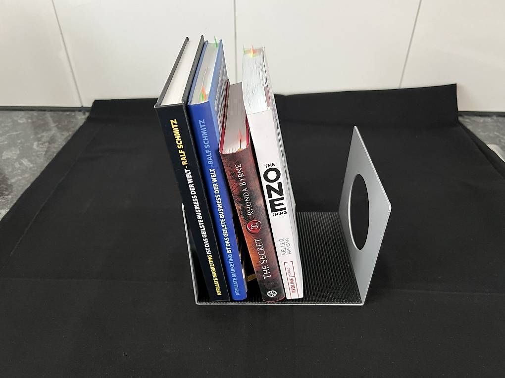 Racks & Cavalletti: CD-/Bücher-Ständer silberfarbig – Usato da Dübendorf venduto da Flyhigh 1