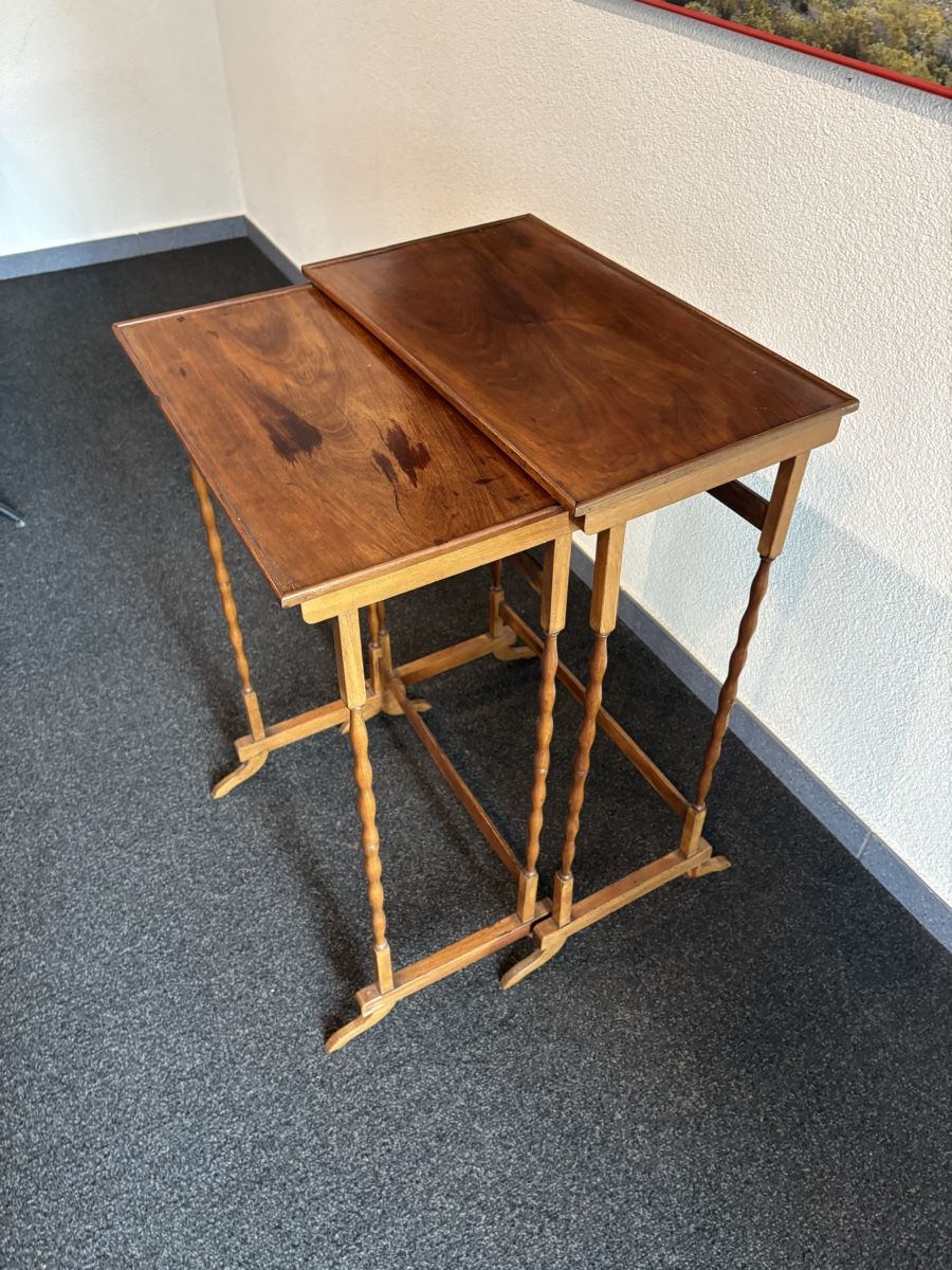 Set di tavolo e panche: Satztische aus Holz – Usato da Uster venduto da lobo1975 5