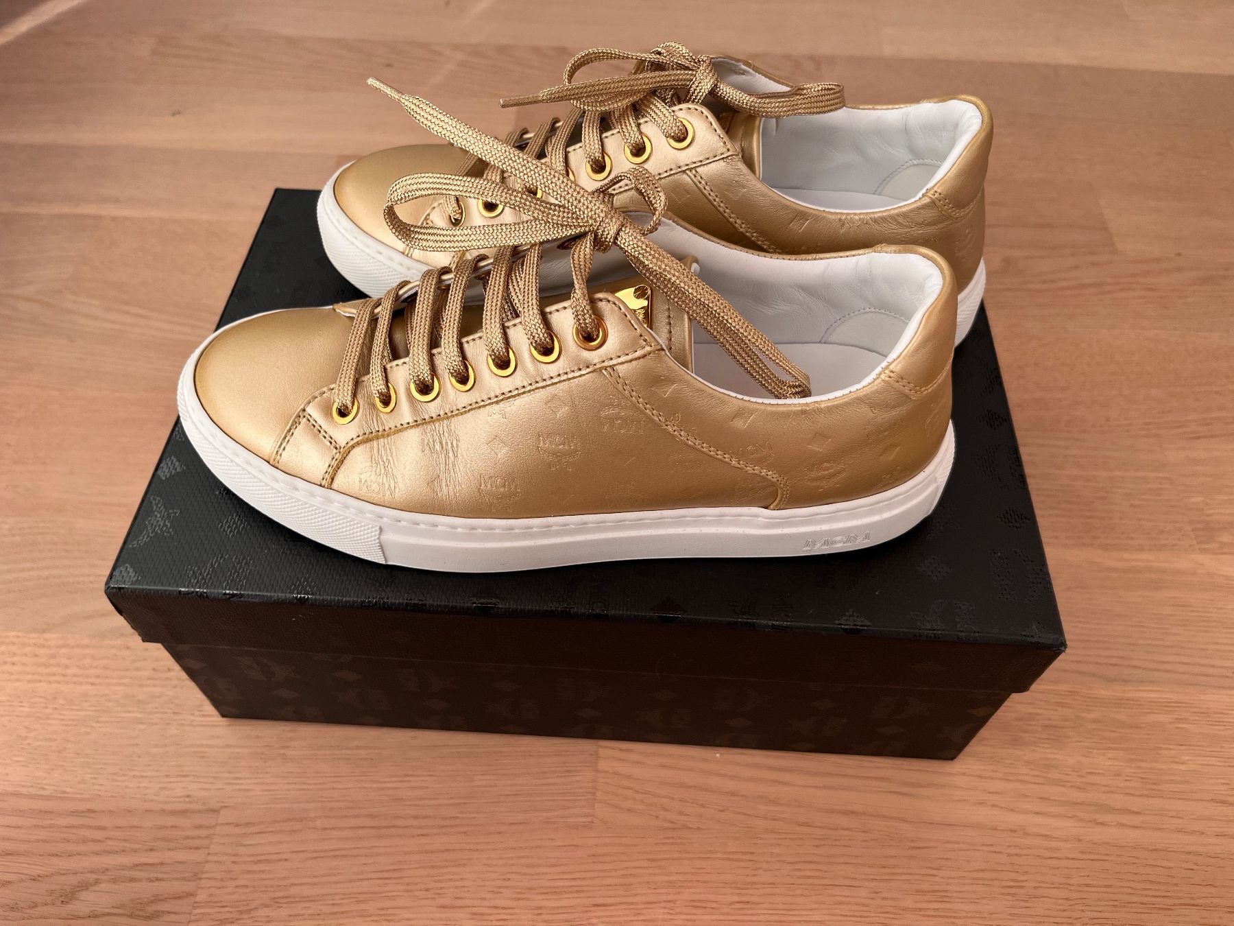 Mcm Scarpe da donna: MCM Sneaker – Usato da Dietikon venduto da Pmoebi