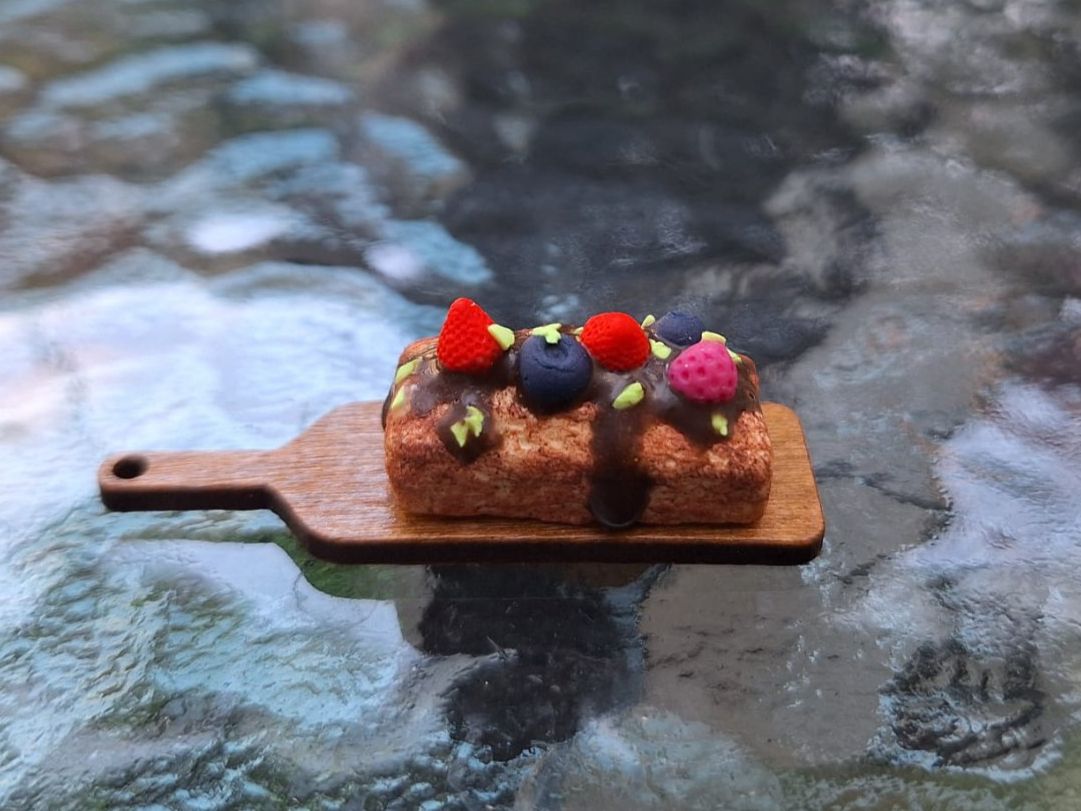 Case e mobili per bambole: Handmade Pistazien Beeren Cake – Nuovo (secondo la descrizione) da Zürich venduto da HandmadeTinyFood