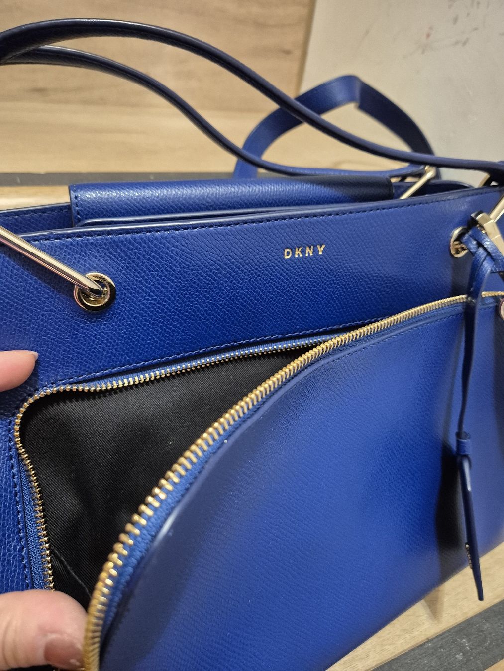 DKNY Borse da donna: DKNY sac à main – Nuovo (secondo la descrizione) da Genève venduto da ana_z8yn 1