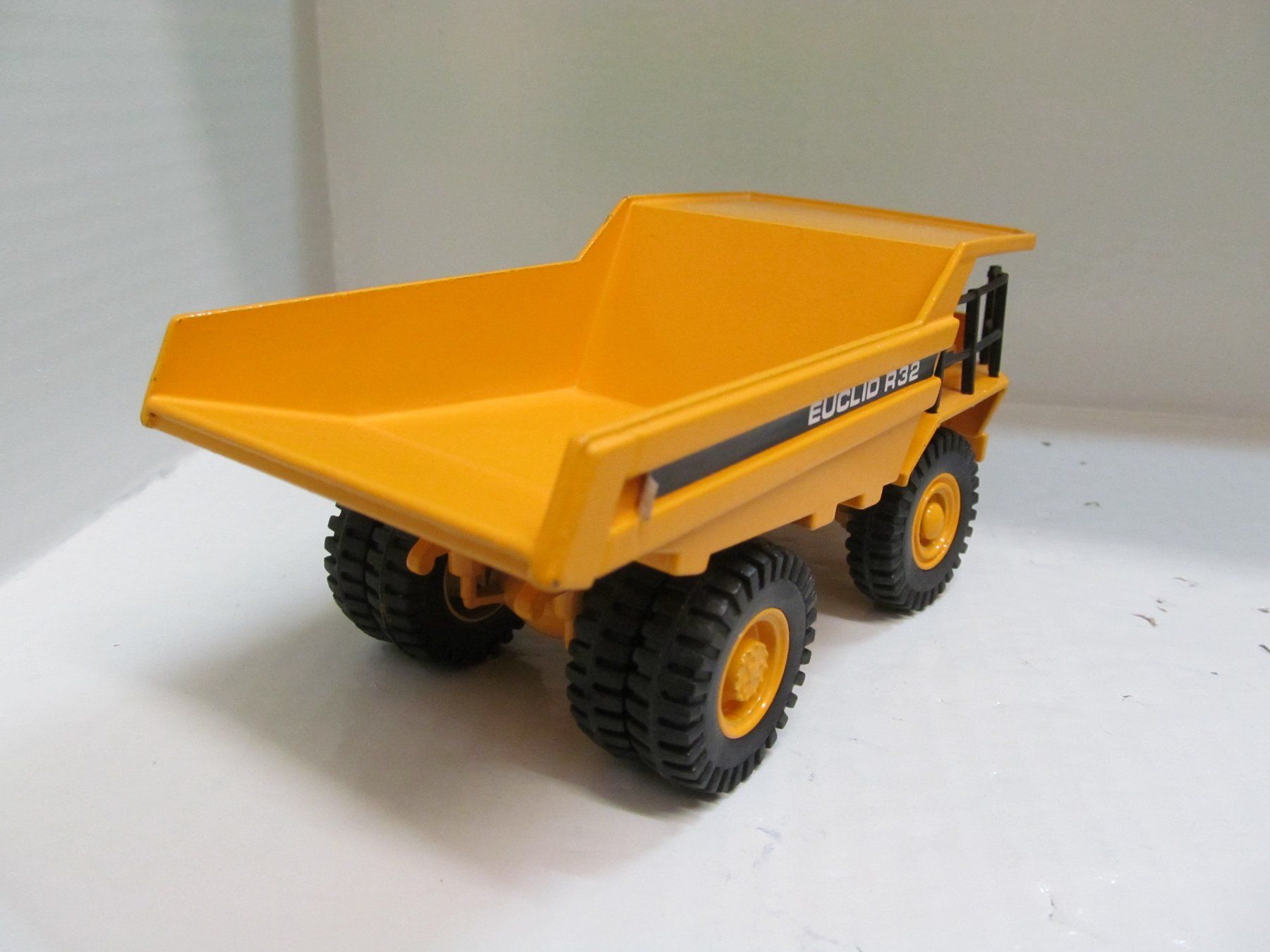 Kit di modellismo & Modellini statici: MULDENKIPPER  EUCLID R32  1:50 – Nuovo (secondo la descrizione) da Grueningen venduto da malamut56 2