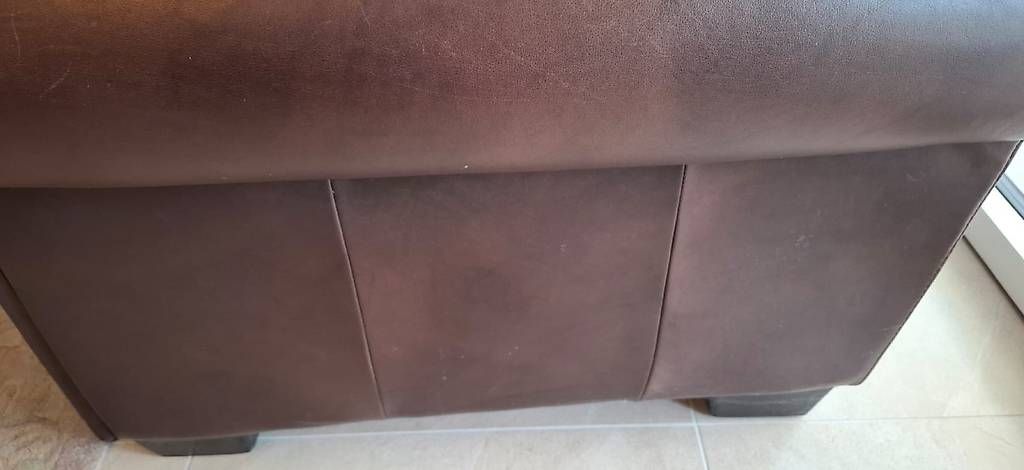 Sofas: Ledersofa mit zwei Sesseln und Höcker – Gebraucht aus Zürich von Joel2004 4