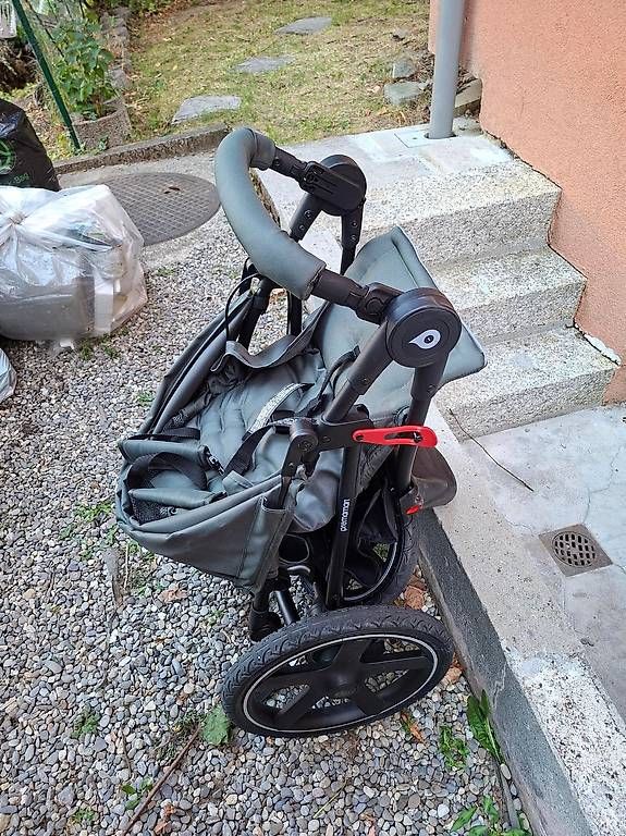 Carrozzine:  Poussette jogger Stella – Usato da Lausanne venduto da dim_7s9d 1
