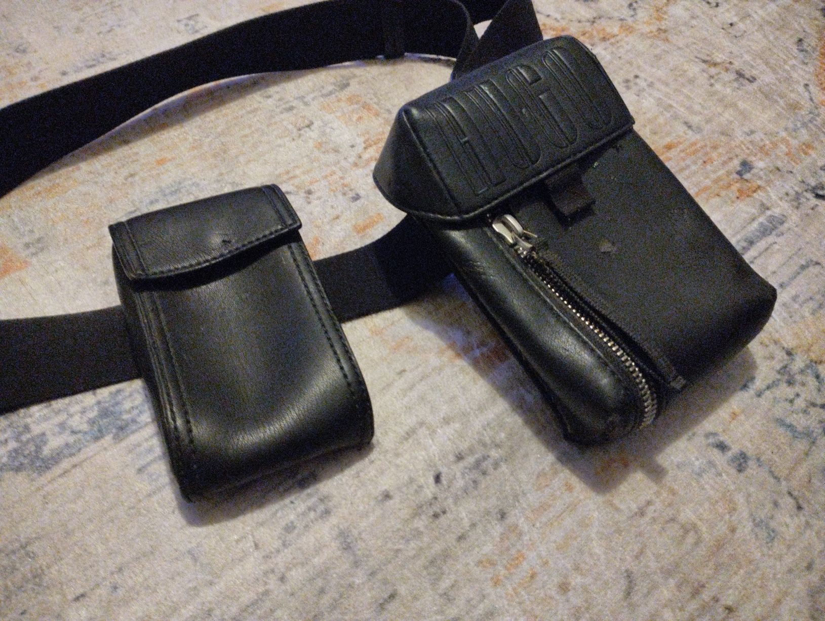 Sacs: HUGO black leather utility bag with strap  – D'occasion à Zürich par Vansa 2