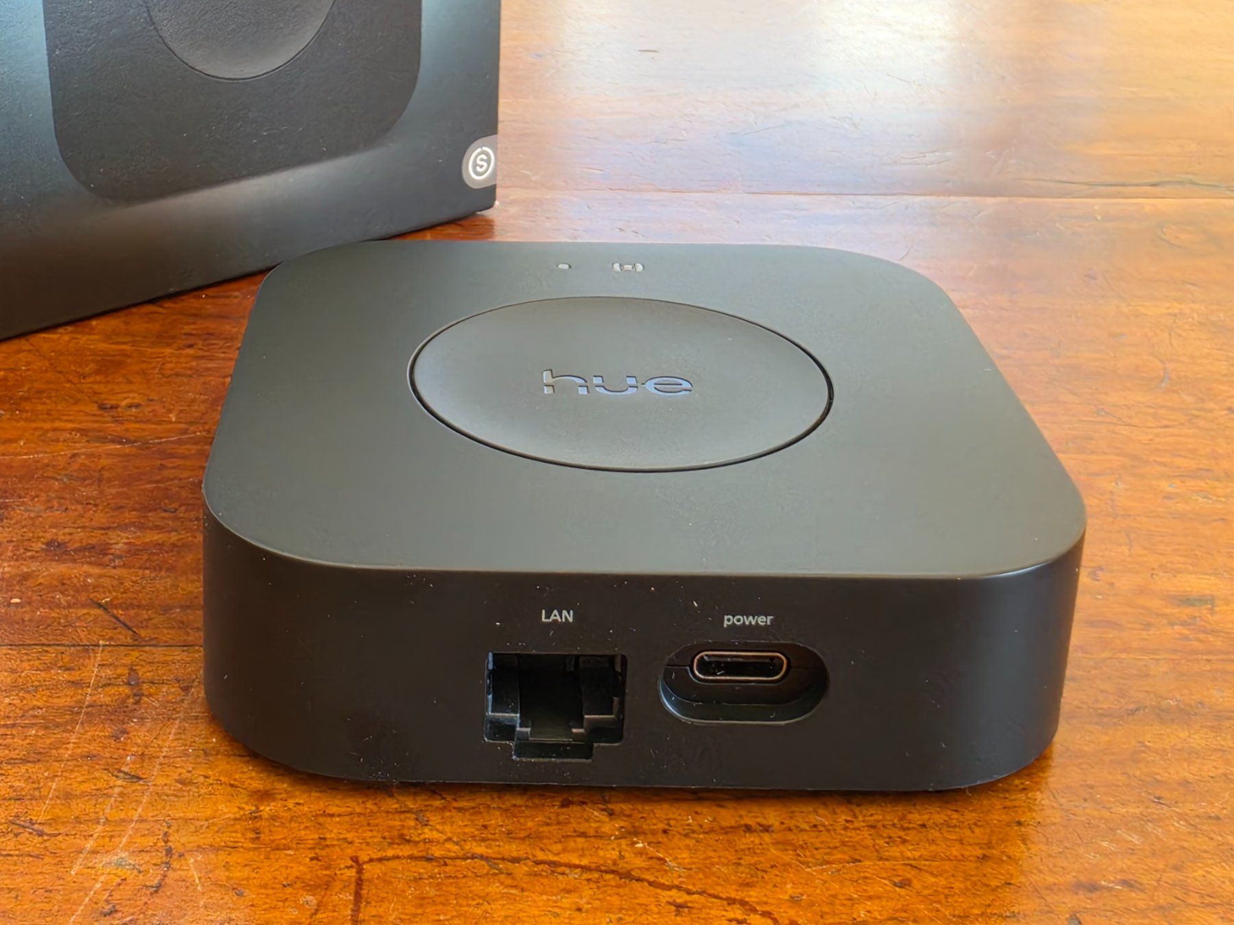 Philips Hub & Switch: Philips Hue Bridge Pro mit Garantie – Usato da Baden venduto da agglo1 1