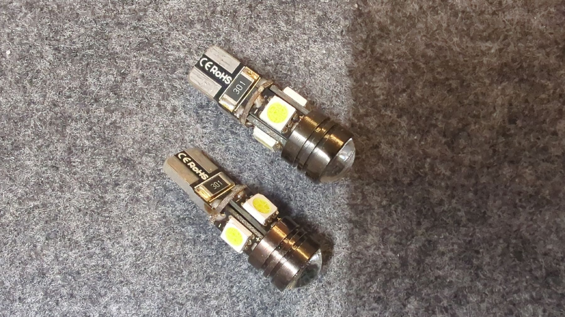 Lampade: 2x LED Lampe T10 mit CAN-Bus Widerstand  – Usato da Eisten venduto da manuel.furrer 2