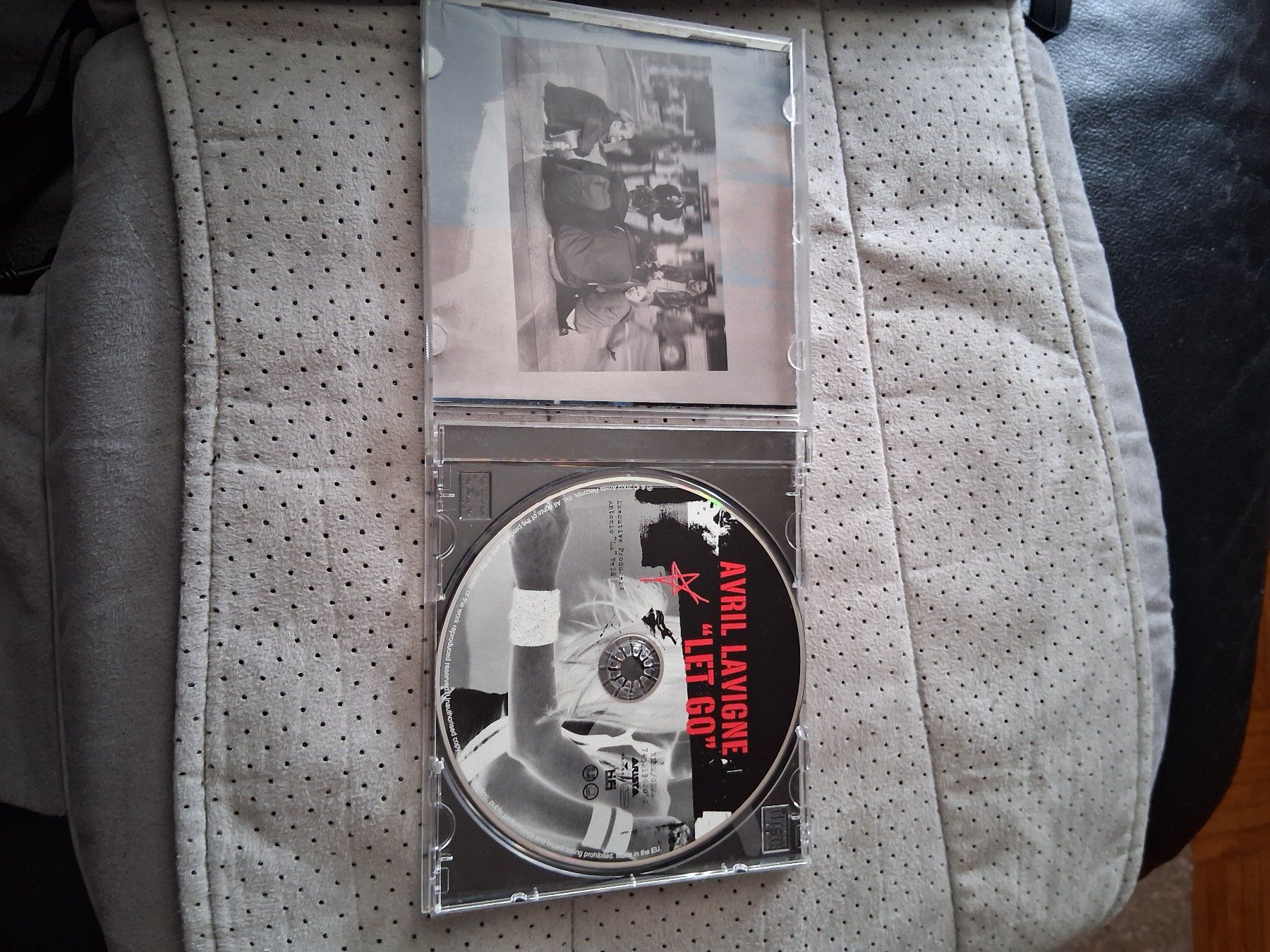 CD: CD Avril Lavigne - Let Go, Pop – Usato da Aigle venduto da Marcagapit 2