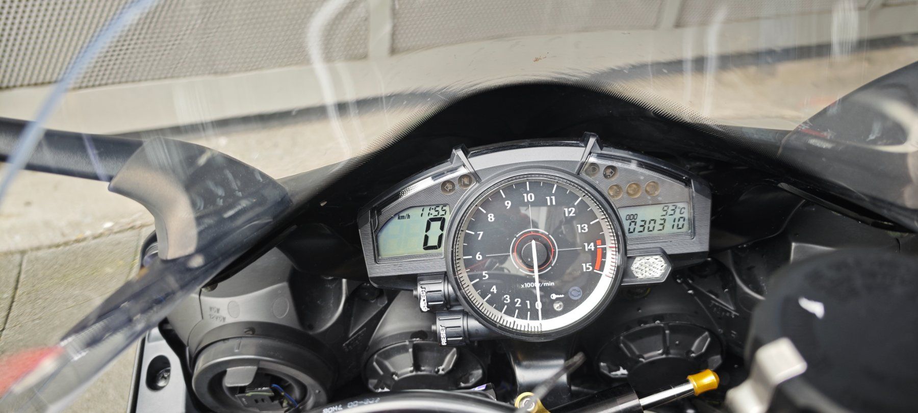 Yamaha Strasse: Yamaha R1 RN19 – Gebraucht aus Emmetten von Honestynw 3