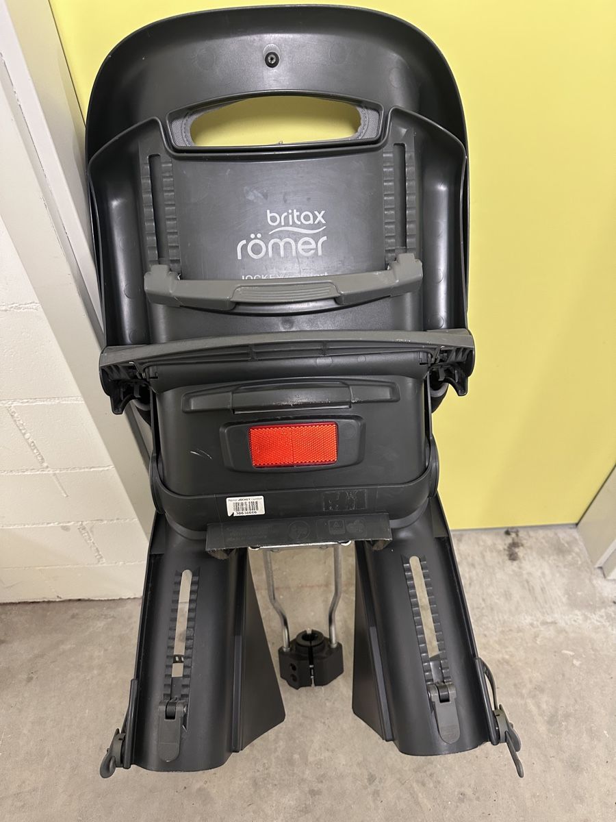 Britax Römer Seggiolini per auto: Britax Römer Fahrradsitz – Usato da Kollbrunn venduto da luc_vt2k 2