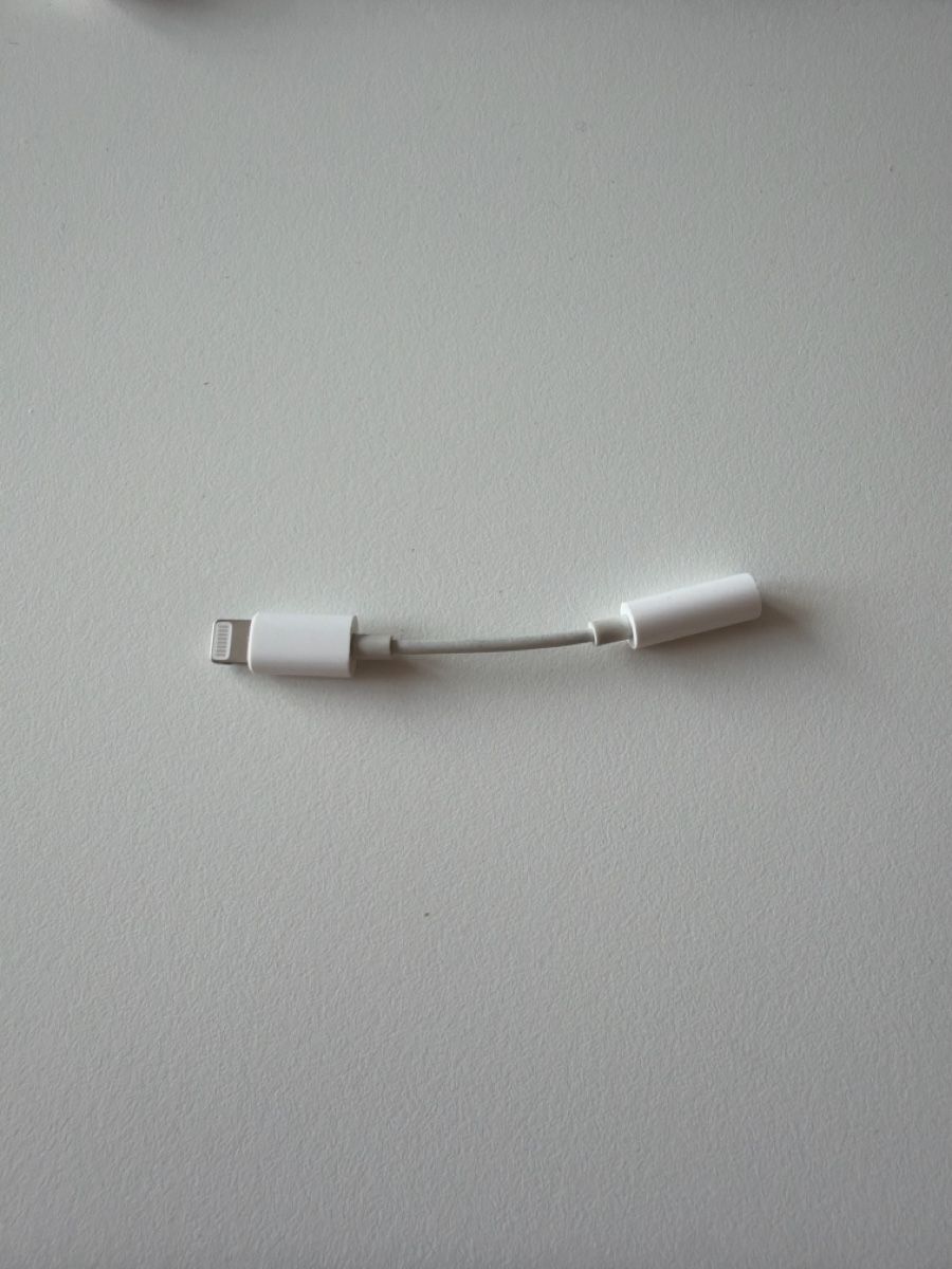 Apple Laufwerke & Adapter: Adapter Lightning auf 3.5mm Klinke – Gebraucht aus Seuzach von Turner32
