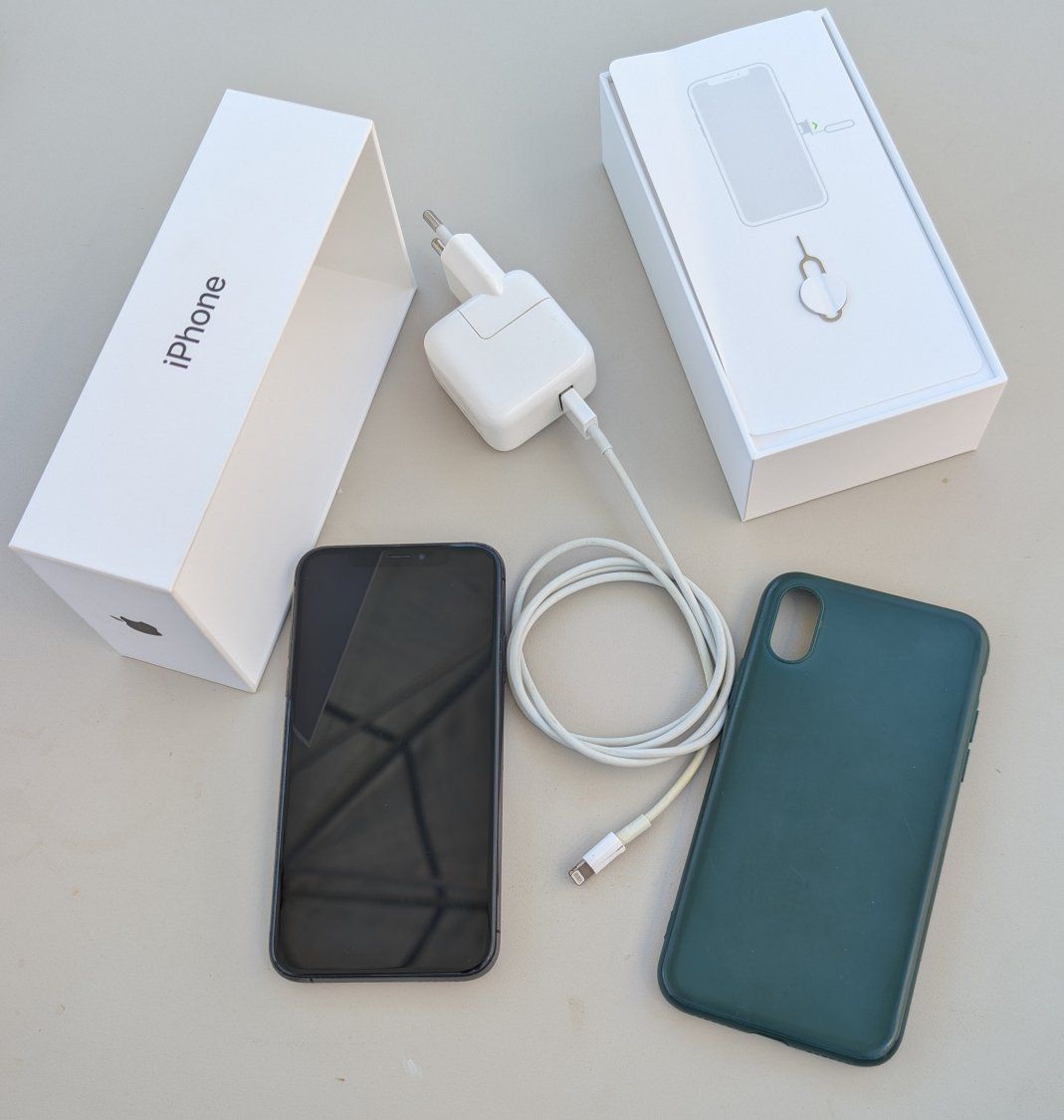 Apple Telefoni cellulari / Smartphones: iPhone XS Space Grau 64 GB mit Schutzhülle – Usato da Sissach venduto da Dshock0 8