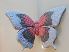 Schmetterling Gipsfigur hellblau/rosa/grau Unikat