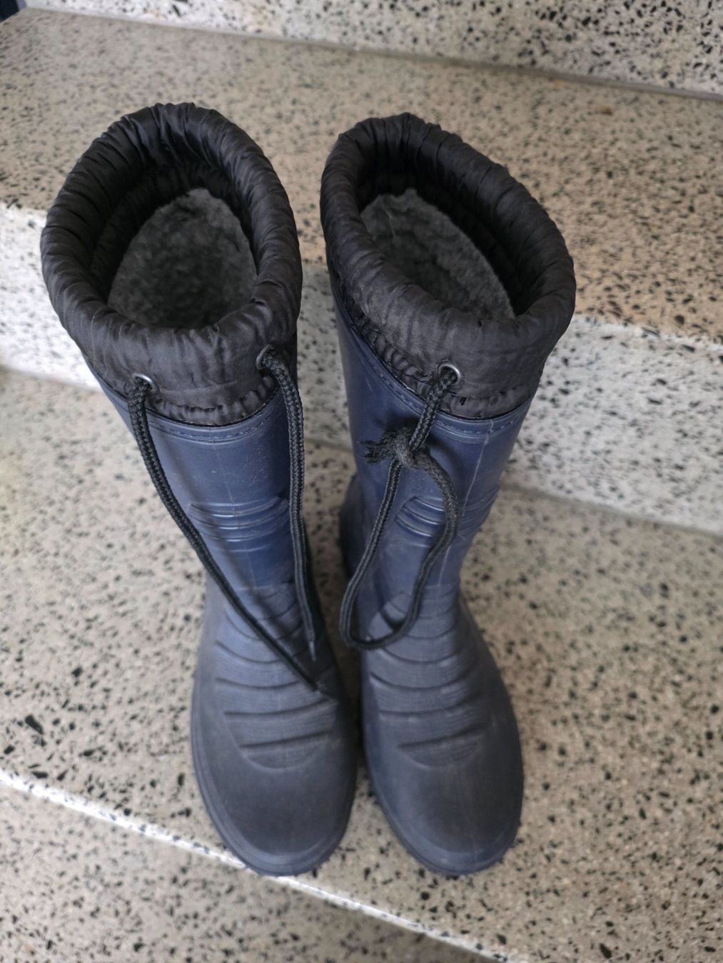 Schuhe für Jungen: Gummistiefel gr. 34 – Gebraucht aus Ins von PGD