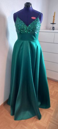 Abendkleid in dubkelgrün Gr 38