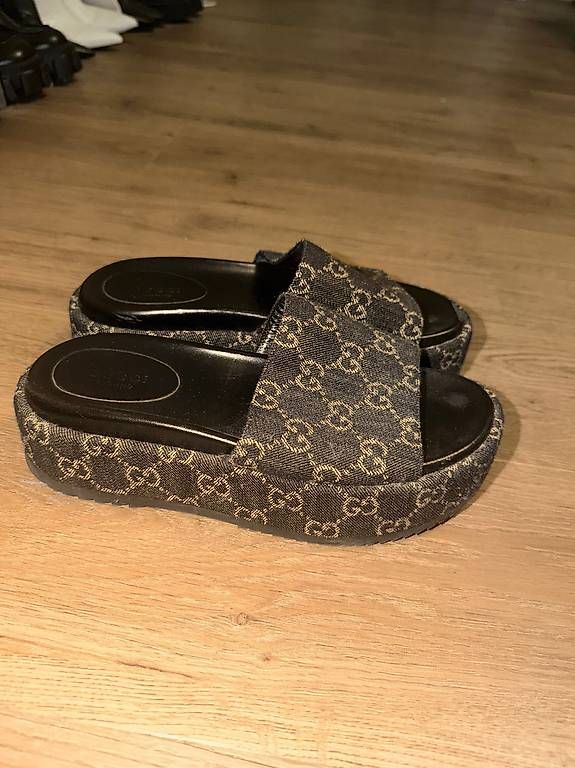 Chaussures femmes: Gucci Sandalen – D'occasion à Bassersdorf par rub_hb6j 2