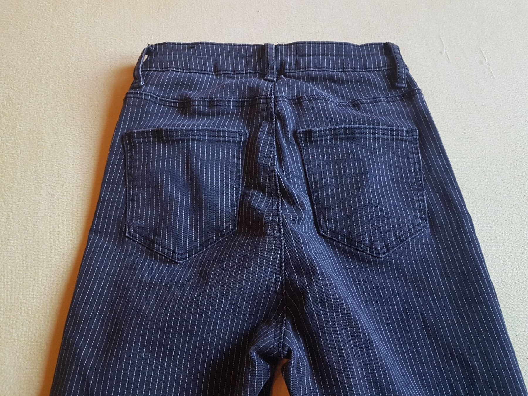Tally Weijl Pantaloni: Pantalon taille 34 marque Tally Weijl – Usato da Villiers venduto da san_jn5w 3