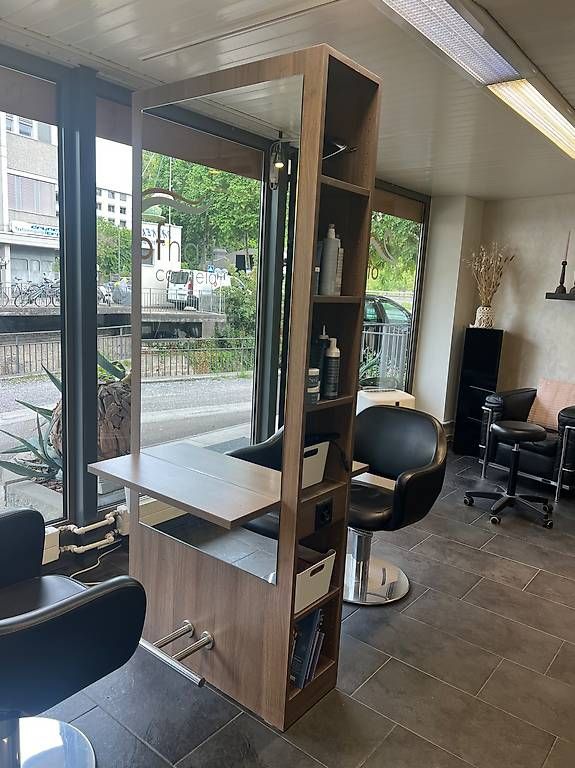 Specchi: Coiffeur Möbel mit Spiegel  – Usato da Rüti ZH venduto da car_h7kl 1