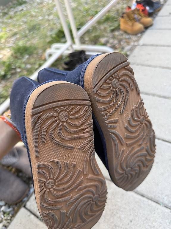 Damenschuhe: Lammfellschuhe – Gebraucht aus Reinach BL von daimae88 2