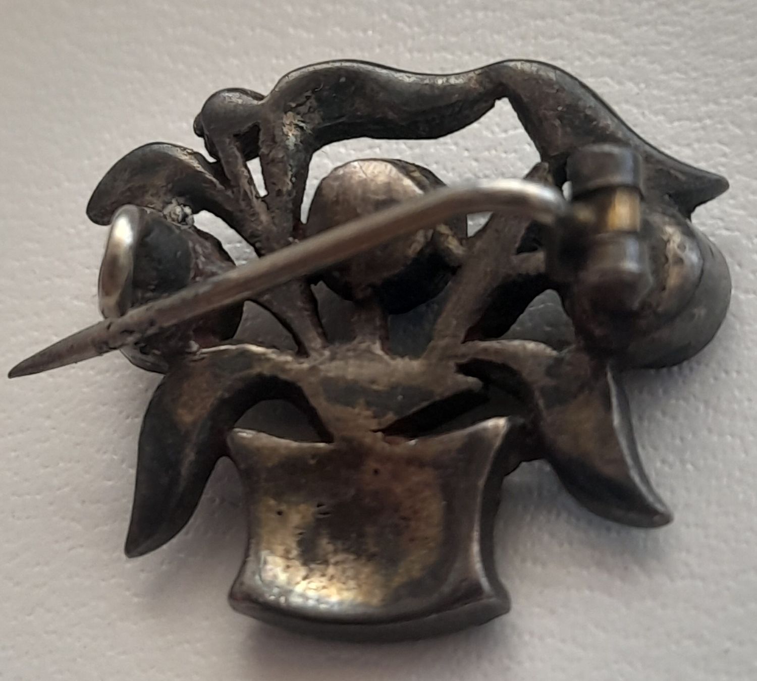 Spille & Fermagli: Broche antique en argent 800 – Difettoso da Lausanne venduto da Glam-Luxe 2