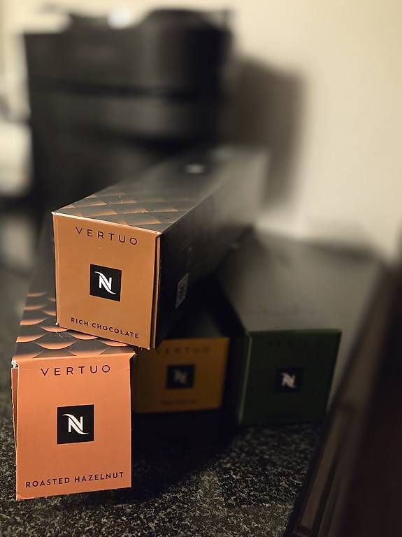 Machines à café & Machines à expresso: Kaffeemaschine Nespresso Vertuo – D'occasion à Kaltbrunn par Helblingm1 1