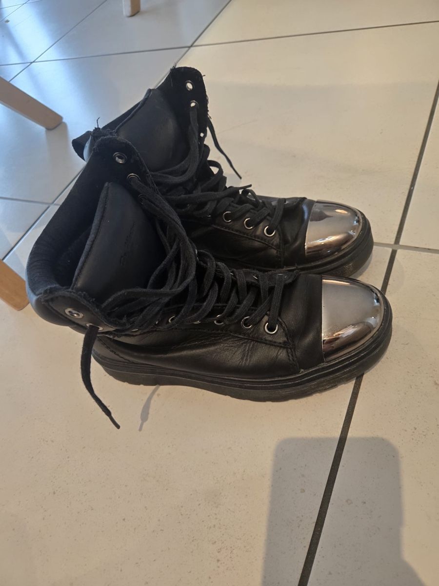 Dr. Martens Scarpe da uomo: Dr Martens – Usato da Hallwil venduto da En.Pu.