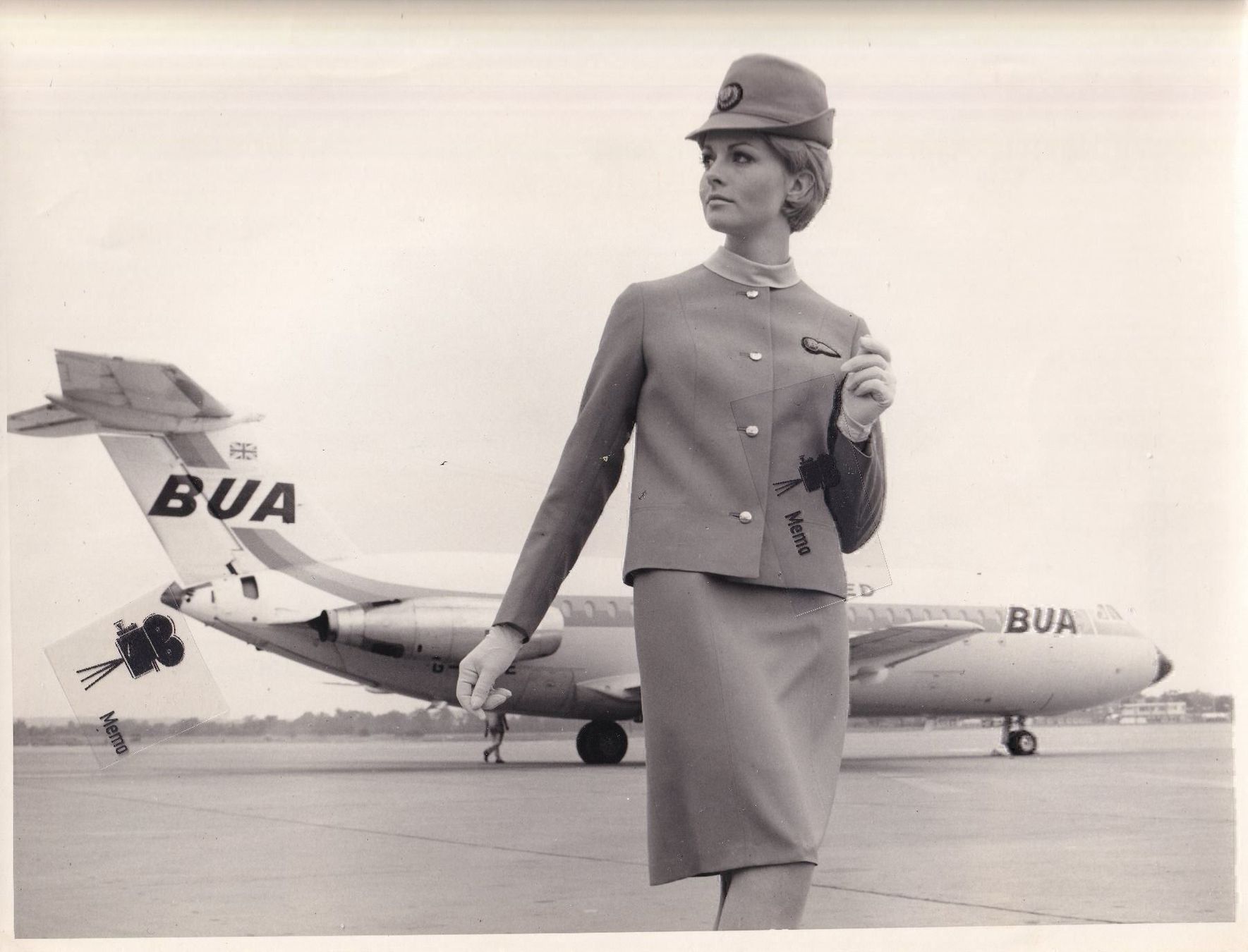 Uniformi: BRITISH AIRLINE HOSTESSES - NEW UNIFORMS – Usato da St. Gallen venduto da OPEN