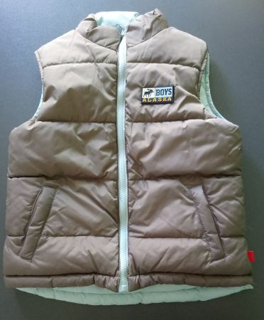 Neuwertiges Daunen-Gilet, Grösse 110