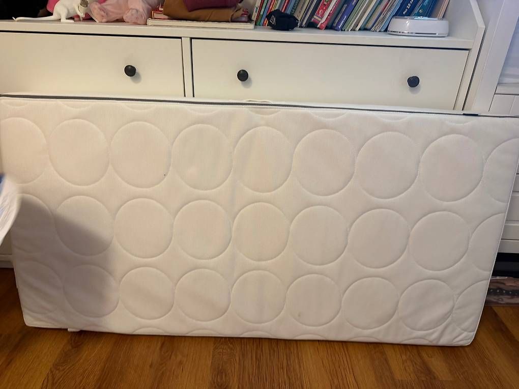 Matelas: Matelas 60x120x11cm  – D'occasion à La Tour-de-Peilz par natnicolet80 1