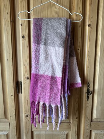 Schal mit Fransen, pink-grau