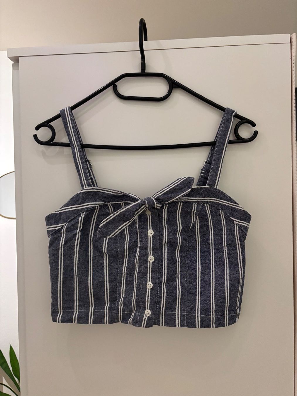 Brandy Melville Tops: Denim-style Top – Gebraucht aus Zürich von hue_82qd