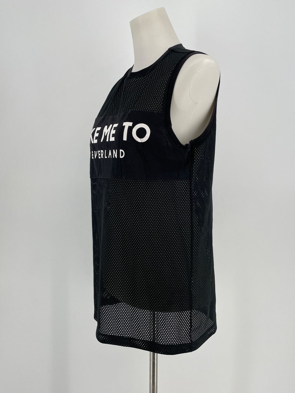 Tops: Schwarzes Netzstoff Top Gr. M Neverland – D'occasion à Auenstein par moin. 1