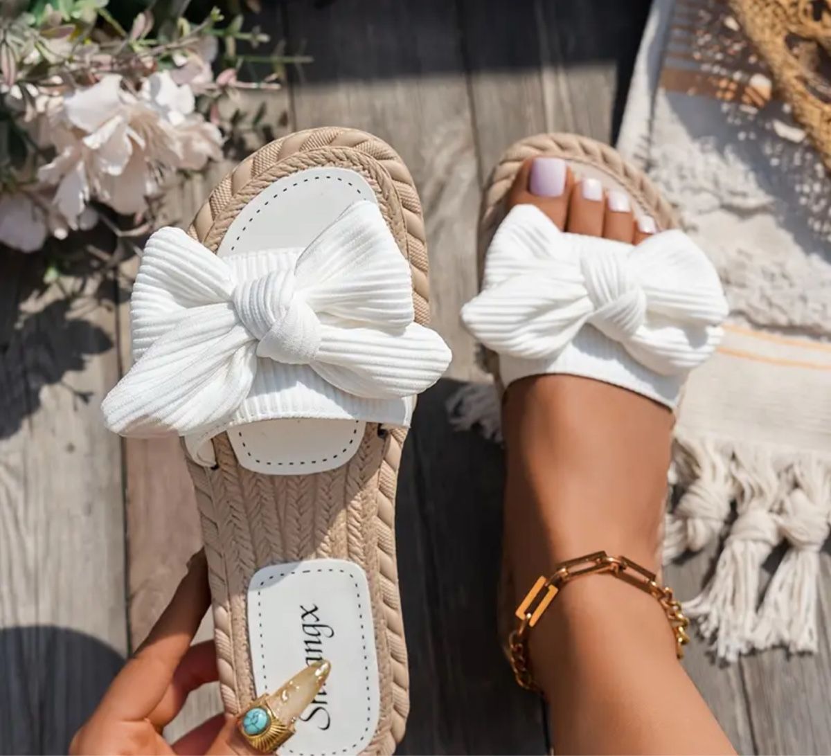 Scarpe da donna: Sommer-Slippers mit Schleife, Gr. 37-42 – Nuovo e nell'imballaggio originale da Reinach BL venduto da Deinfashion