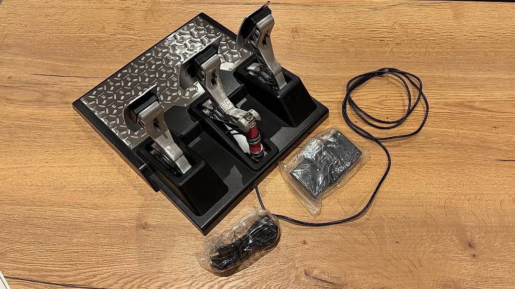 Controller: Thrustmaster T-LCM Pedals – Usato da Schindellegi venduto da Reschech 1