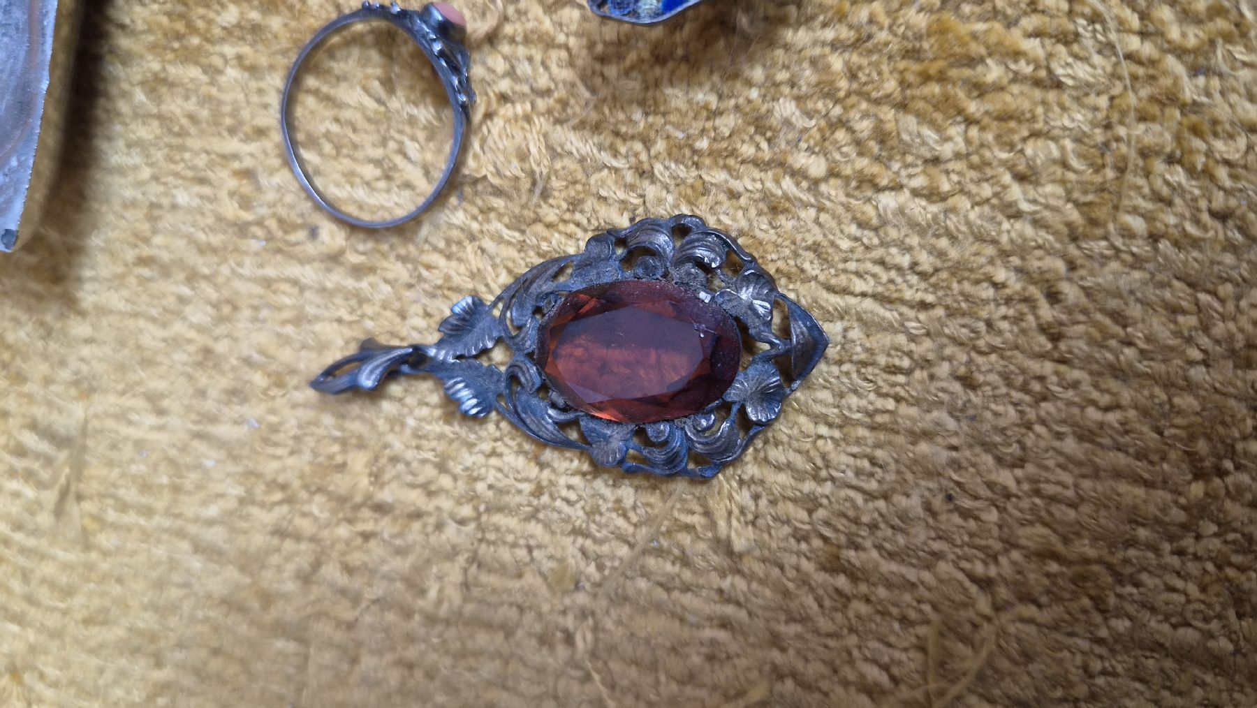 Altri gioielli: Schmuck Set Brosche Anhänger Ring antik – Usato da Kölliken venduto da MissesBossTop1 5