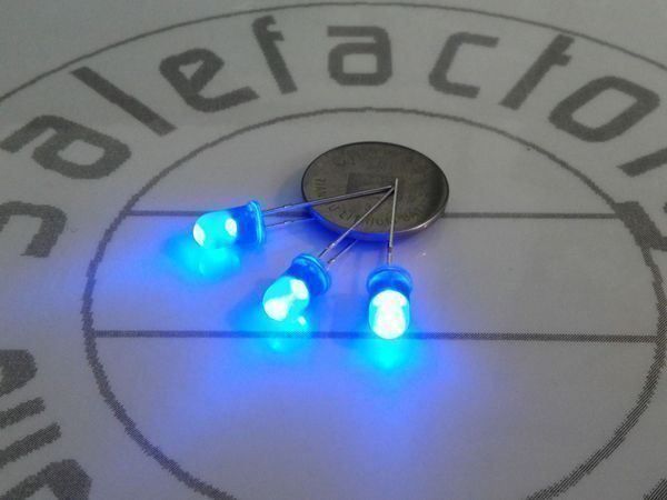 Componenti elettronici: LED blau 5mm, 20 Stück – Nuovo (secondo la descrizione) da Luzern venduto da Salefactory