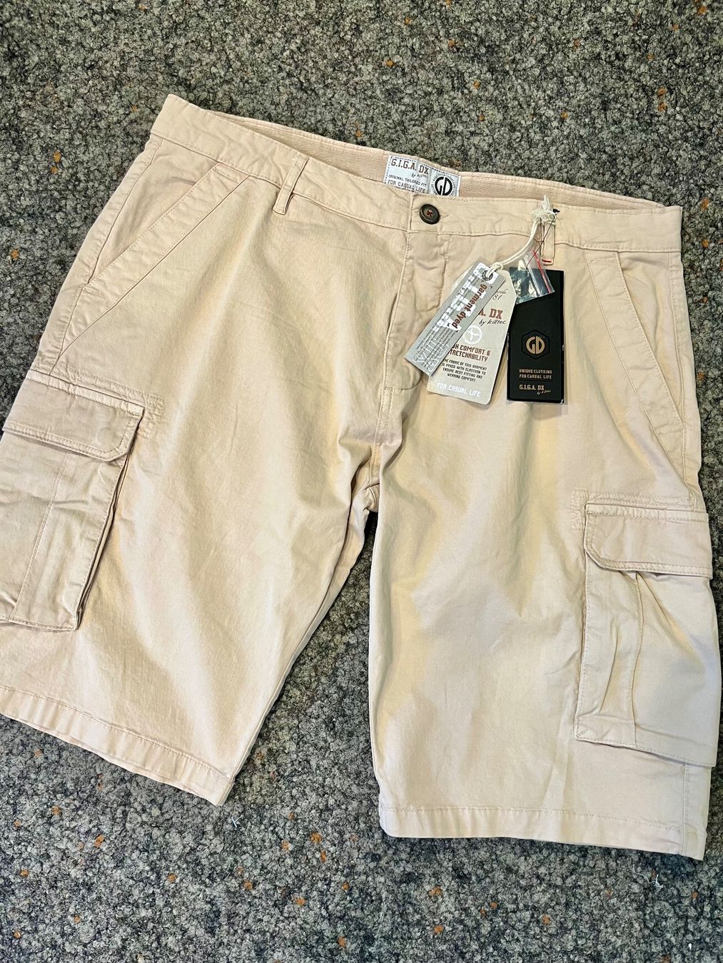 Killtec Hosen: Cargo Bermuda KILLTEC, BW/Elastan, Gr.56 / XXL fabrikneu!!! – Neu und originalverpackt aus Adliswil von vette56