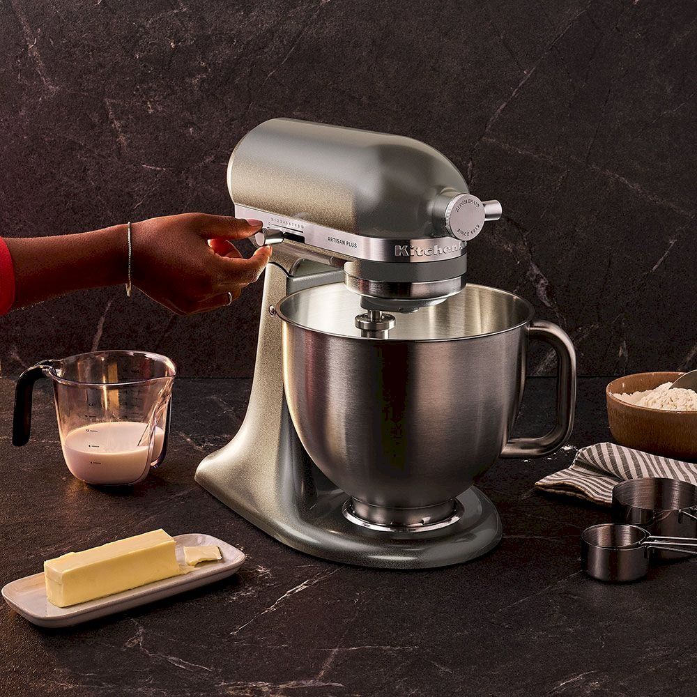 Appareils de cuisine: KitchenAid ArtisanPlus Medaillon silber – Neuf avec emballage d'origine à Bottighofen par zaap 4