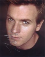 Original Autogramm von EWAN MCGREGOR auf Großfoto